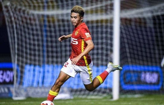 意甲- 罗马2-0九人那不勒斯升第6 佩7破门波利塔诺奥斯梅恩染红北京时间12月24日凌晨3时45分，意甲第17轮，罗马主场迎战那不勒斯。